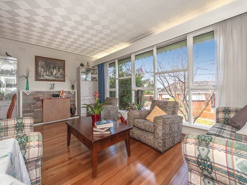 26 Douglas Ave, Box Hill South VIC 3128