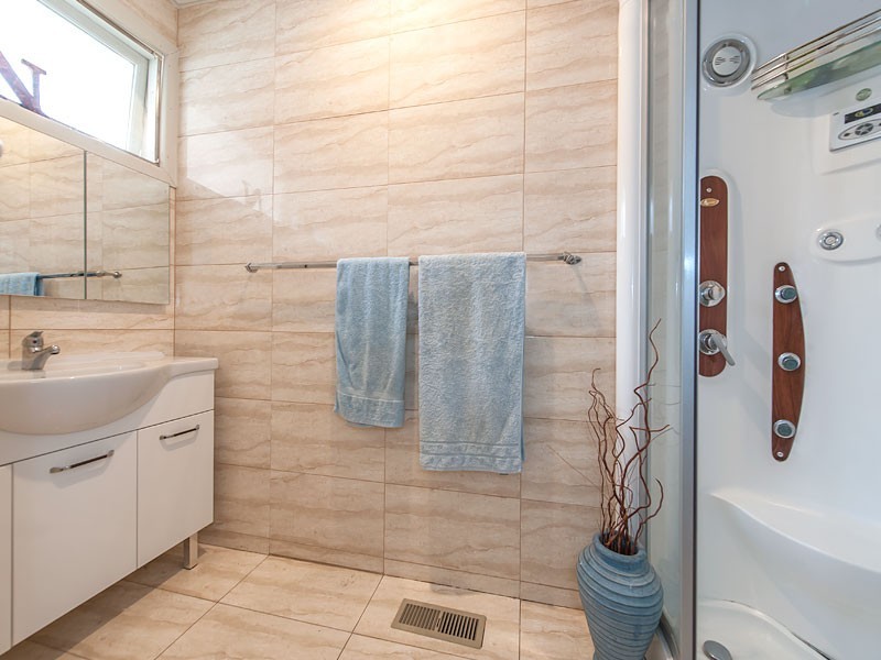 26 Douglas Ave, Box Hill South VIC 3128
