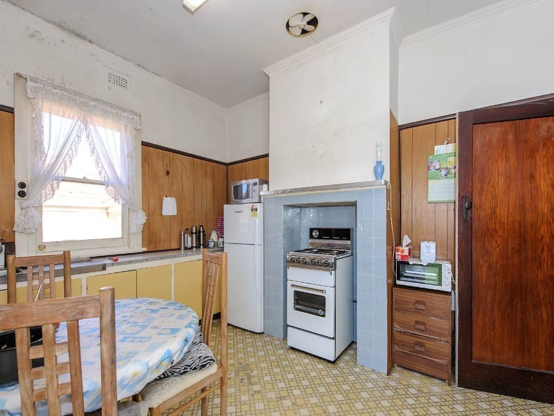 32 Clota Avenue, Box Hill VIC 3128