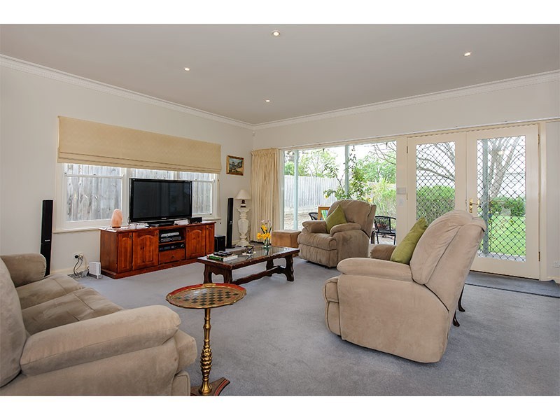 5 Beaver  Street, Box Hill South VIC 3128