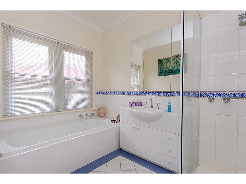 5 Beaver  Street, Box Hill South VIC 3128
