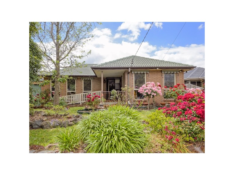 17 Travers Crescent, Burwood East VIC 3151