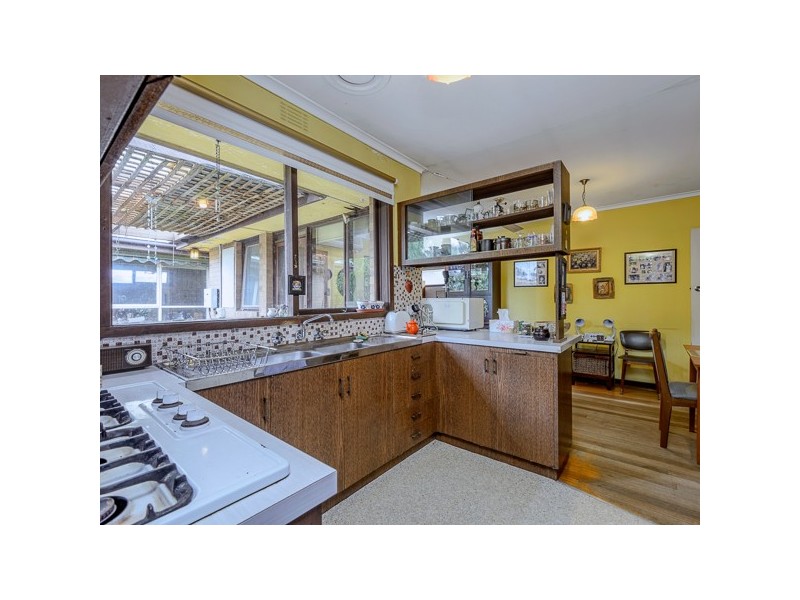 17 Travers Crescent, Burwood East VIC 3151