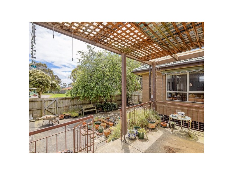 17 Travers Crescent, Burwood East VIC 3151