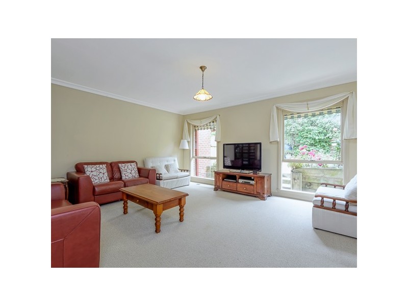 2 Inglis Street, Box Hill North VIC 3129