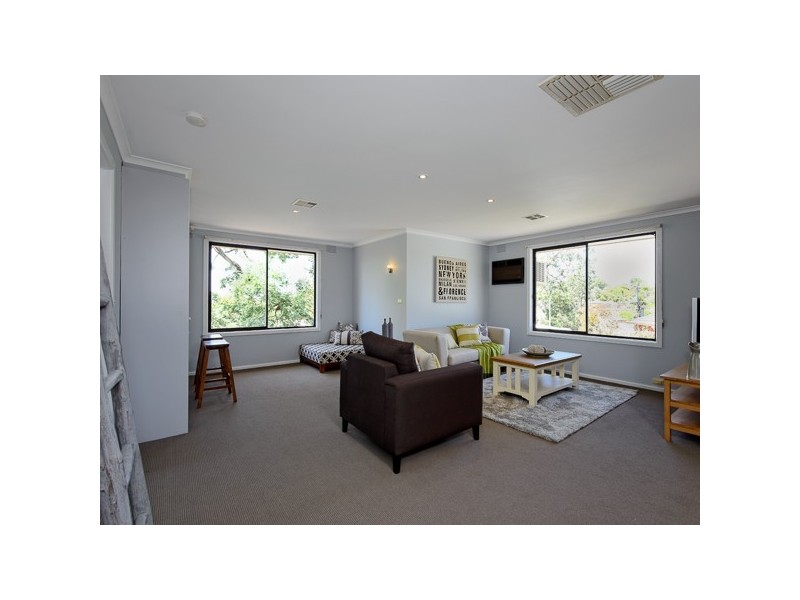 11 Warrina Court, Burwood East VIC 3151