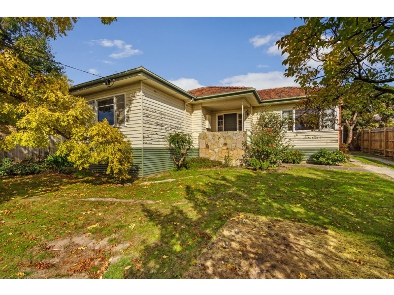 14 Narallah Grove, Box Hill North VIC 3129