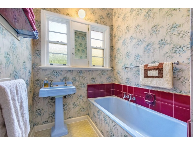 14 Narallah Grove, Box Hill North VIC 3129