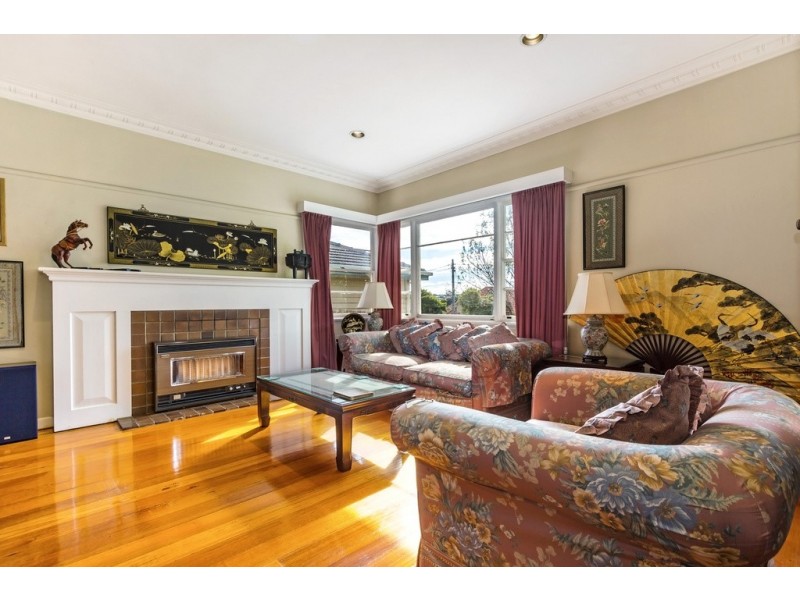 14 Narallah Grove, Box Hill North VIC 3129