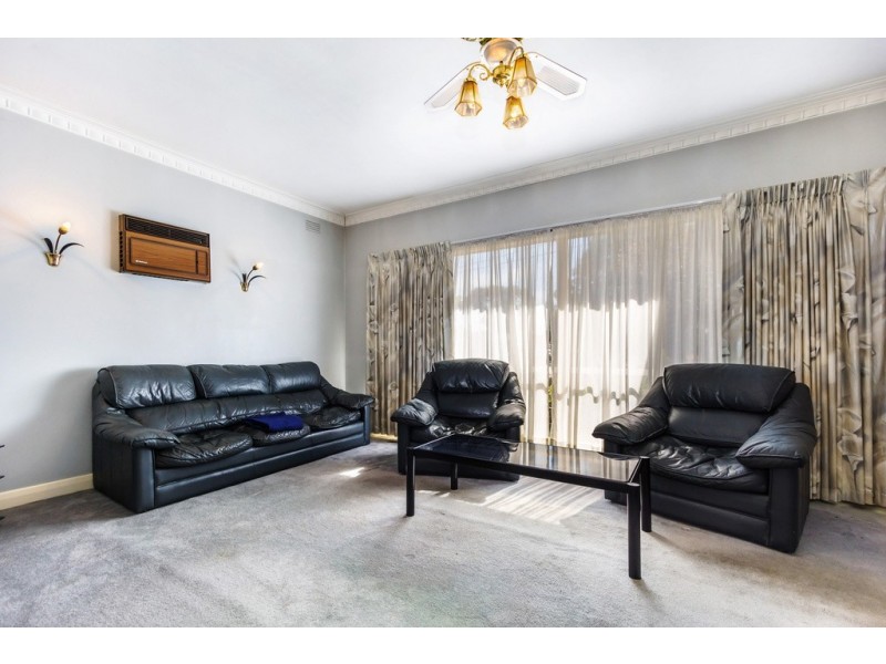 2 Springfield Road, Blackburn VIC 3130