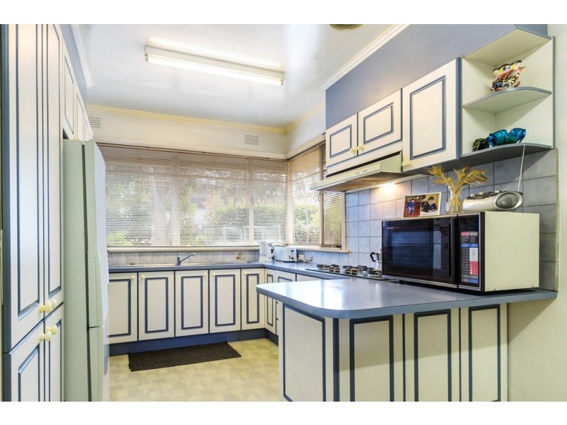 2 Springfield Road, Blackburn VIC 3130