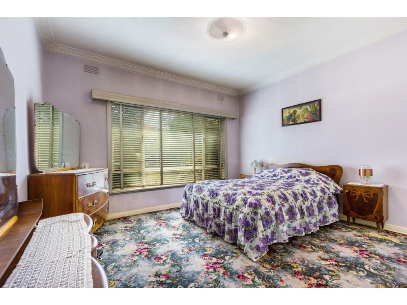 2 Springfield Road, Blackburn VIC 3130