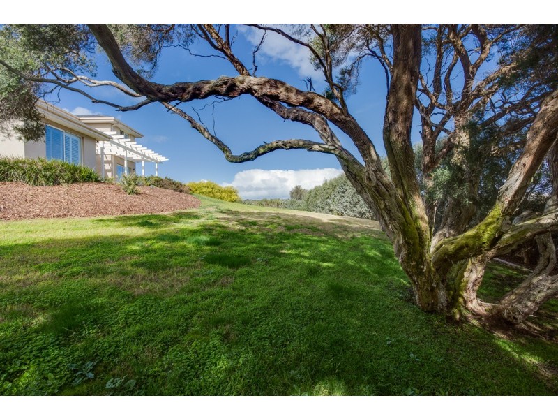 52 Wattle Grove, Portsea VIC 3944