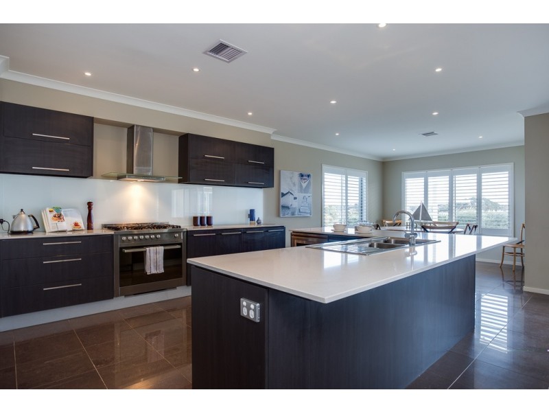 52 Wattle Grove, Portsea VIC 3944