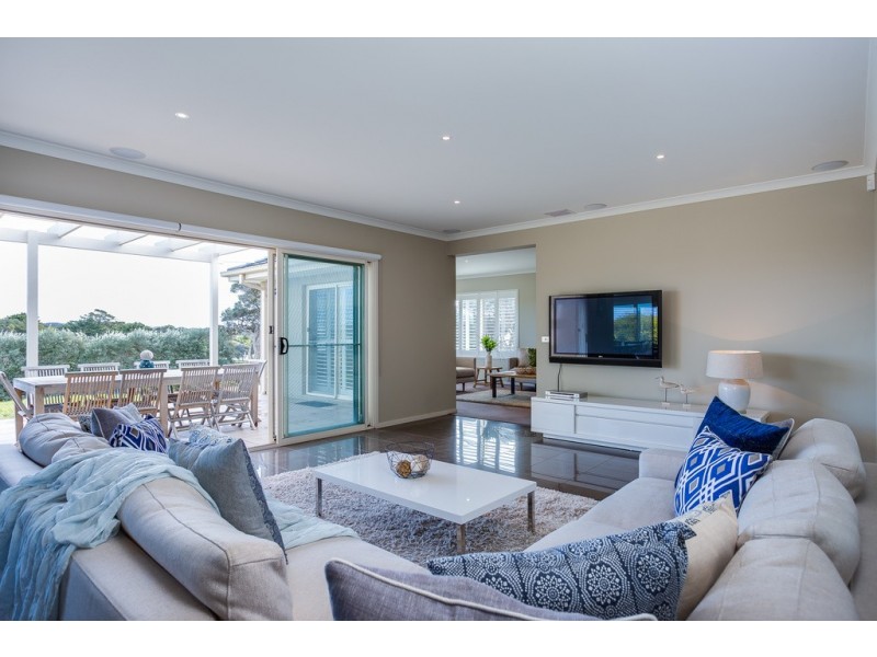 52 Wattle Grove, Portsea VIC 3944