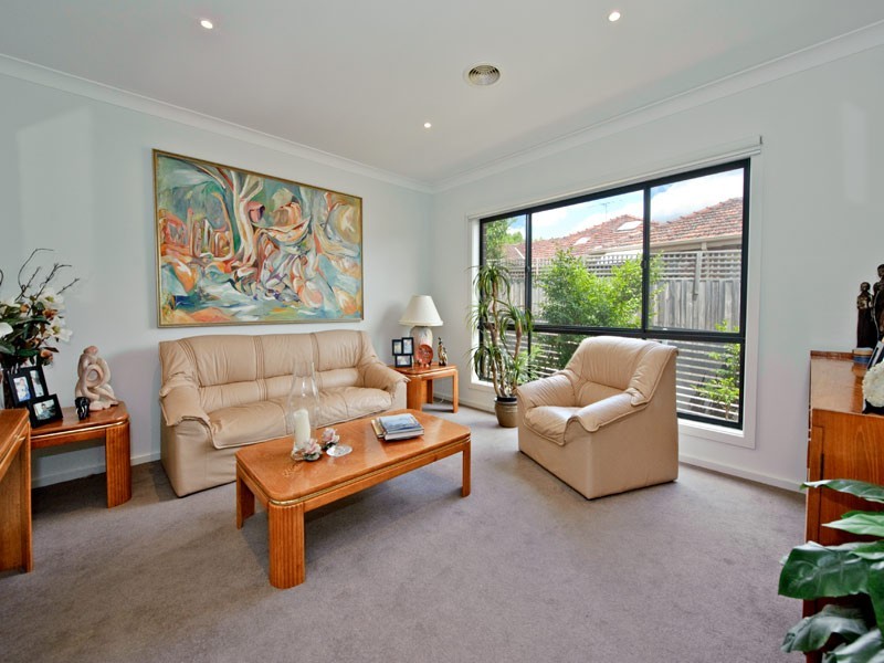 1 Papagee Lane, Box Hill North VIC 3129