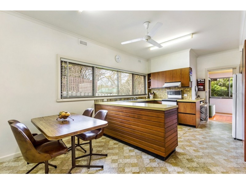 1 Hillside Parade, Box Hill North VIC 3129