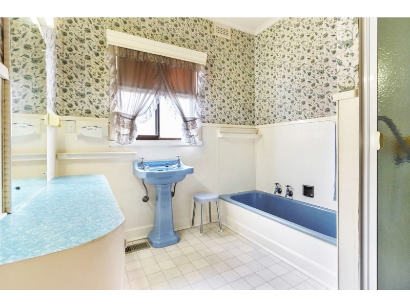 1 Hillside Parade, Box Hill North VIC 3129