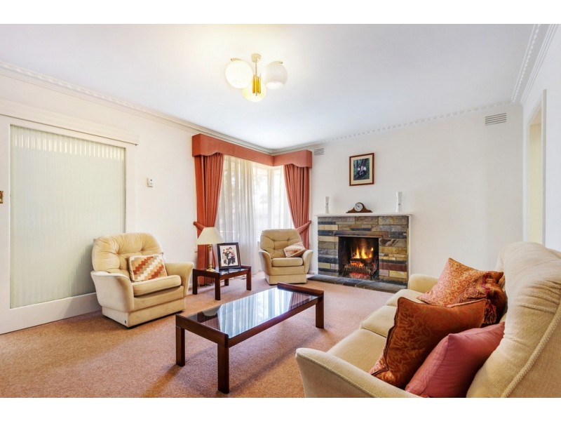 4 Aston Court, Burwood East VIC 3151