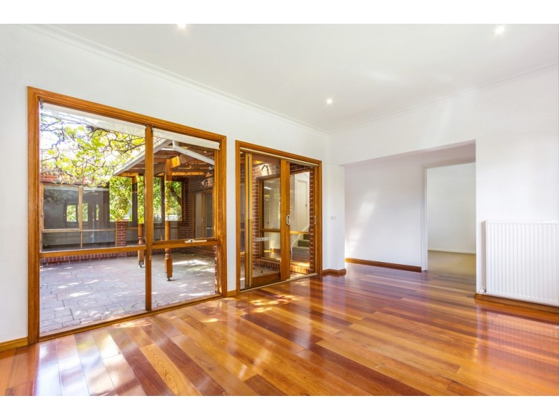 1/26 Montpellier Road, Burwood VIC 3125