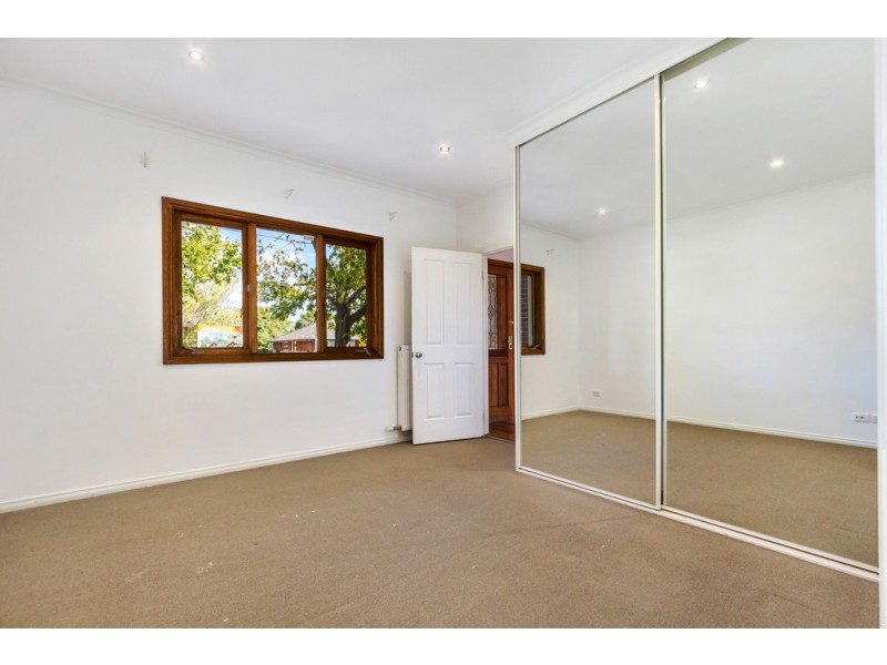 1/26 Montpellier Road, Burwood VIC 3125