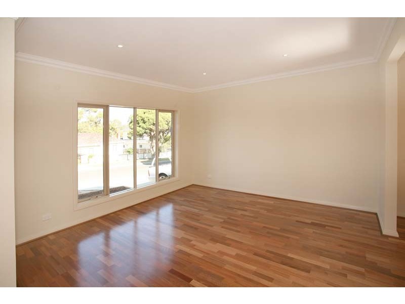 25 Kneale Drive, Box Hill North VIC 3129