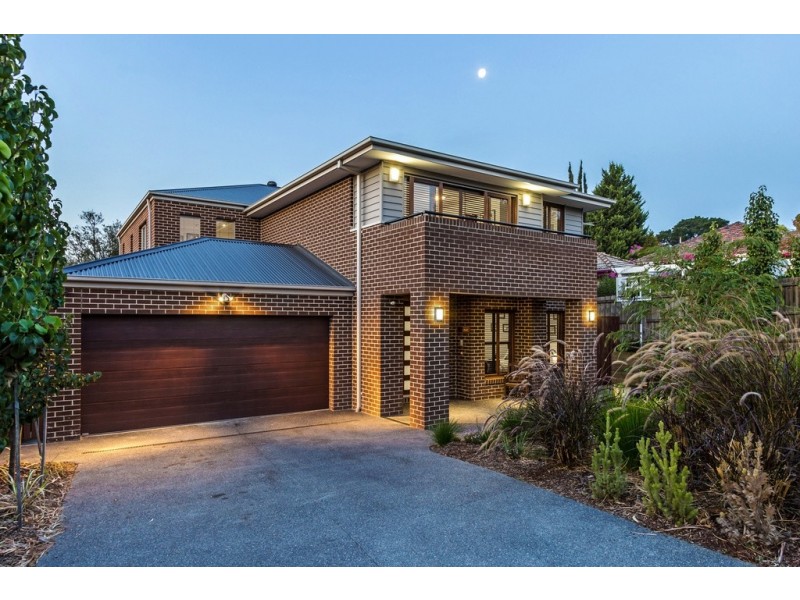 28 Cherry Orchard Rise, Box Hill North VIC 3129