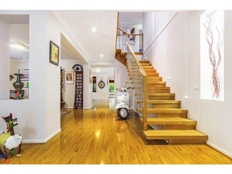 28 Cherry Orchard Rise, Box Hill North VIC 3129