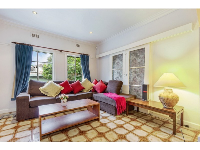 53 Station Street, Burwood VIC 3125