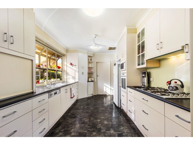 22 Ballantyne Street, Burwood East VIC 3151