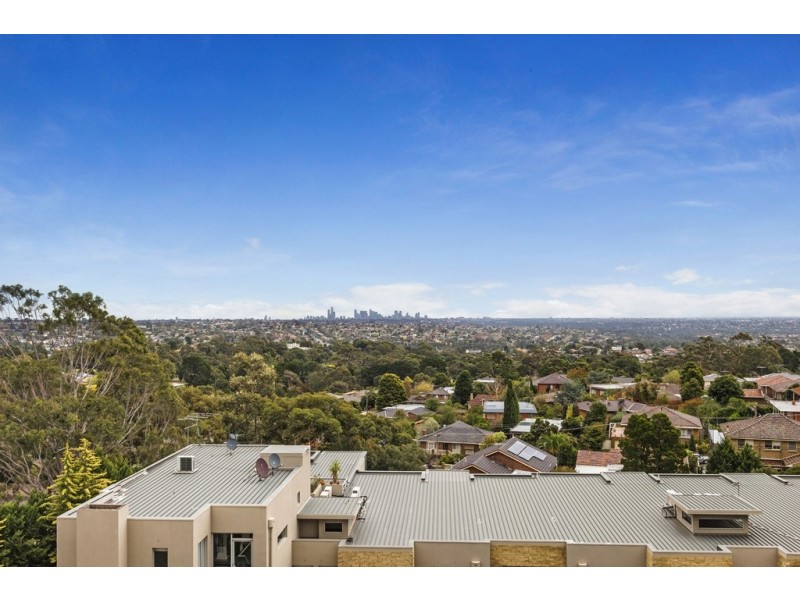 4002/2 Sovereign Point Court, Doncaster VIC 3108