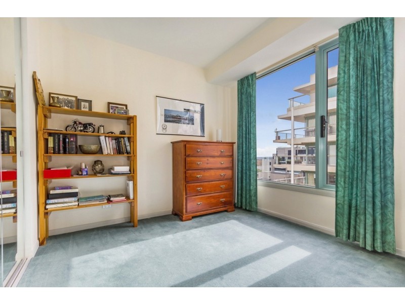 4002/2 Sovereign Point Court, Doncaster VIC 3108