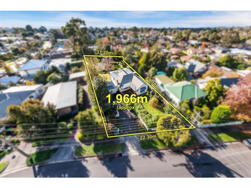 17 Elmhurst Road, Blackburn VIC 3130