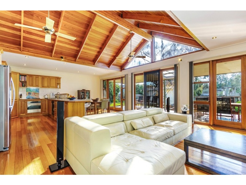 17 Elmhurst Road, Blackburn VIC 3130