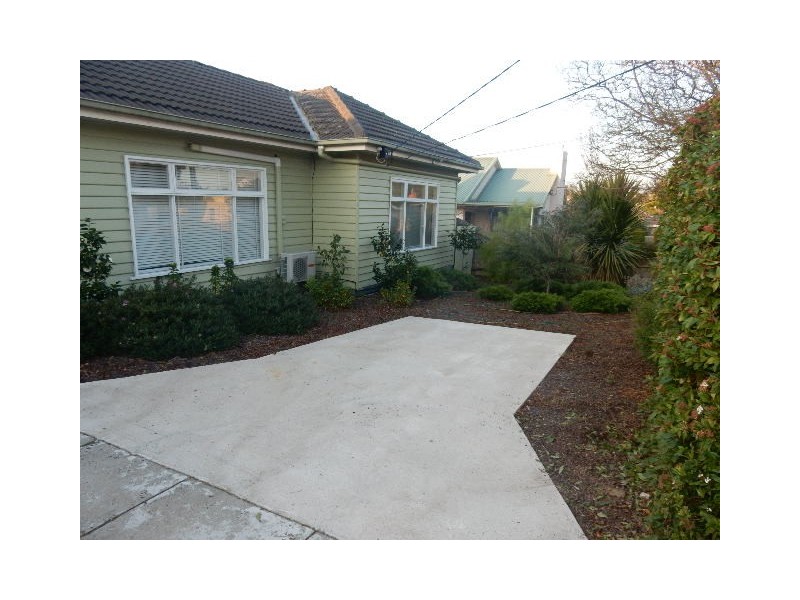 6 Heathfield Rise, Box Hill North VIC 3129