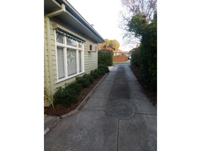 6 Heathfield Rise, Box Hill North VIC 3129