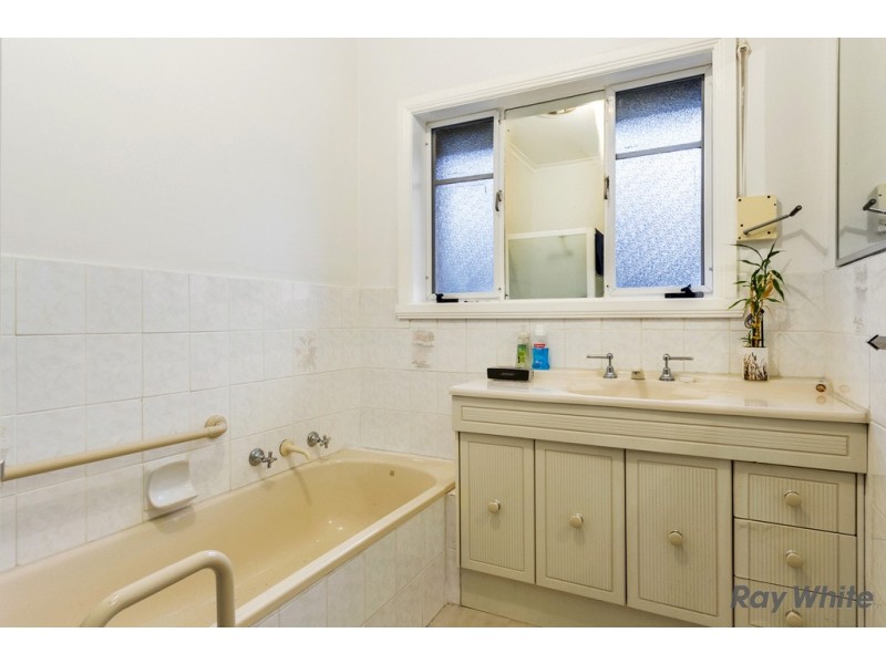 28 Leopold Street, Burwood VIC 3125