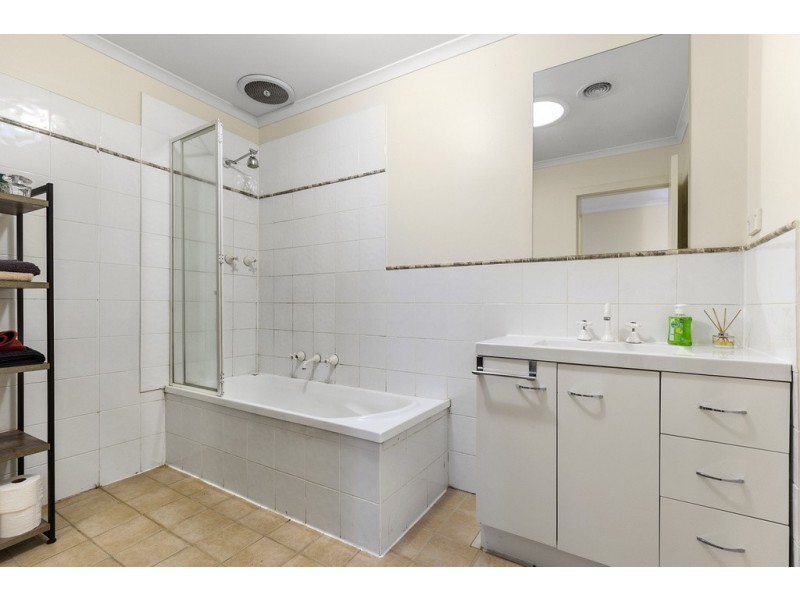 4 Cherrytree Lane, Box Hill South VIC 3128