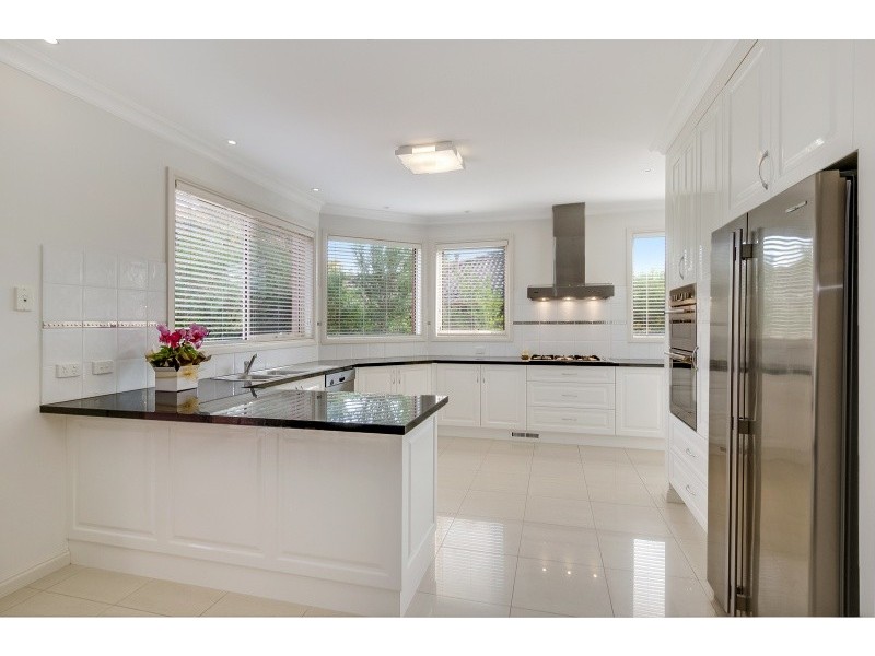 33 Severn Street, Box Hill North VIC 3129