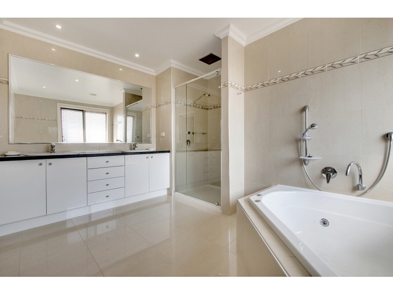 33 Severn Street, Box Hill North VIC 3129