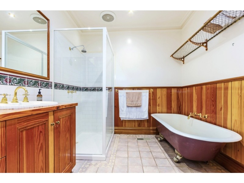 17 Elmhurst Road, Blackburn VIC 3130