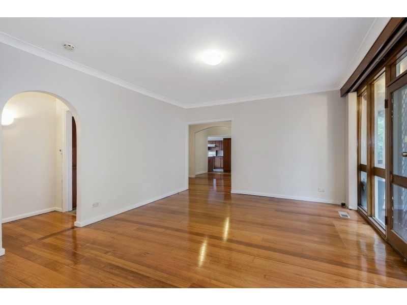 8 Cypress Avenue, Burwood VIC 3125