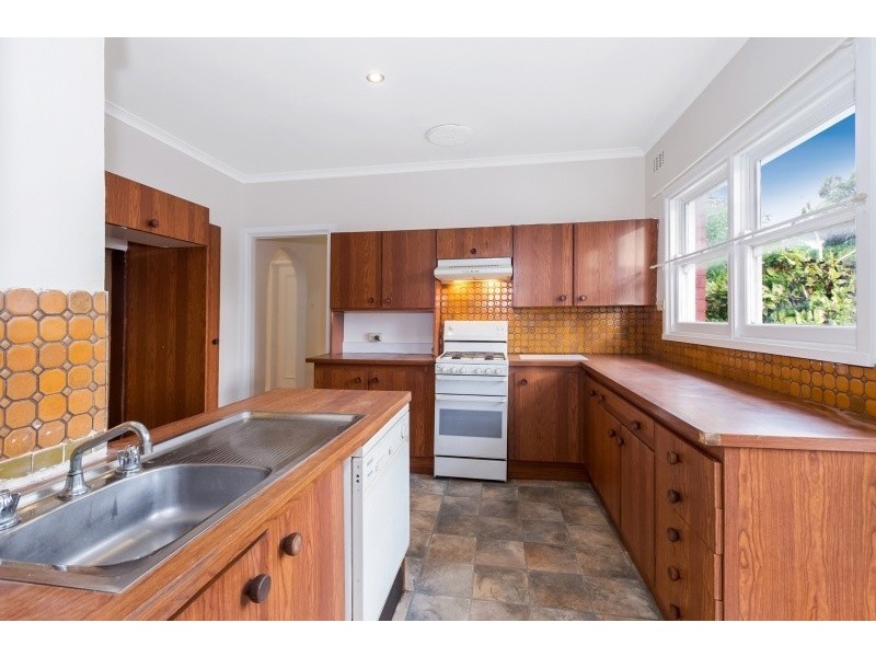 8 Cypress Avenue, Burwood VIC 3125