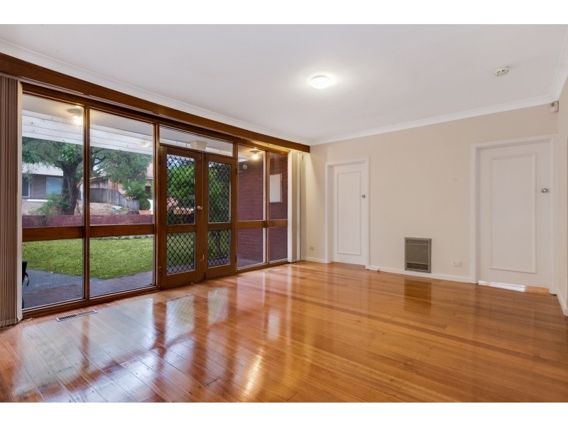 8 Cypress Avenue, Burwood VIC 3125