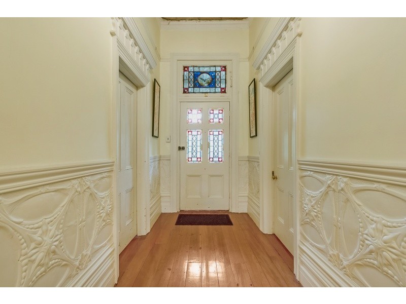 15 Hopetoun Parade, Box Hill VIC 3128