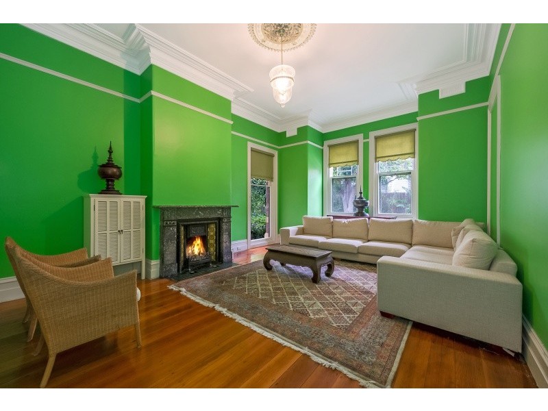 15 Hopetoun Parade, Box Hill VIC 3128