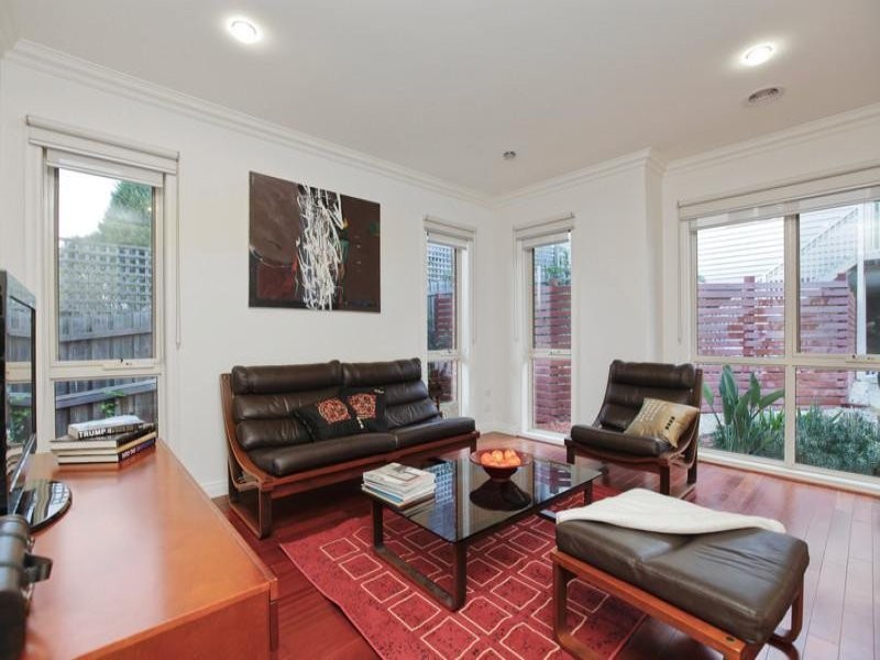 2/42 Box Hill Crescent, Mont Albert North VIC 3129