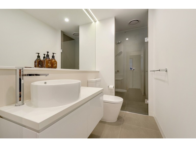 406/5 Sovereign Point Court, Doncaster VIC 3108