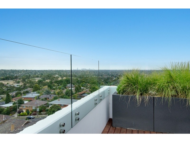 406/5 Sovereign Point Court, Doncaster VIC 3108