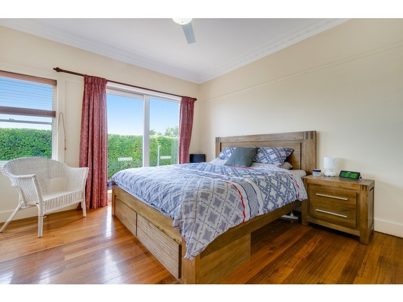 100 Middleborough Road, Blackburn South VIC 3130